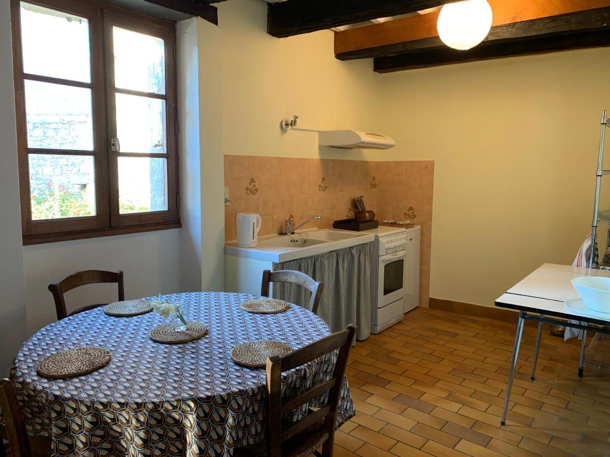 Apartment Spacious In A Charming, Tranquil Village Saint-Vincent-Rive-dʼOlt