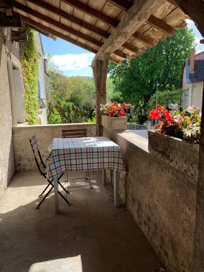 Spacious In A Charming, Tranquil Village Apartment